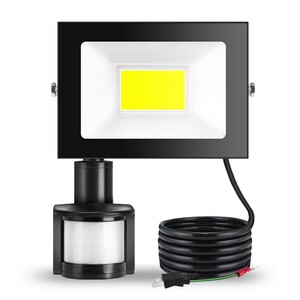 送料込 2台 30W 300W相当 LED 投光器 センサーライト 人感センサー 防犯ライト コンセント式 昼光色 6000K IP65防水 85-120V 広角 KNL-30