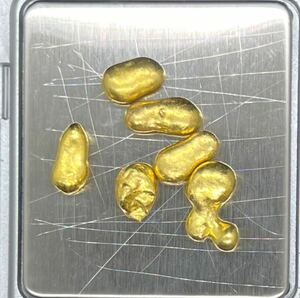 歯科技工？　素材不明金属　重量約12g 素材不明です。