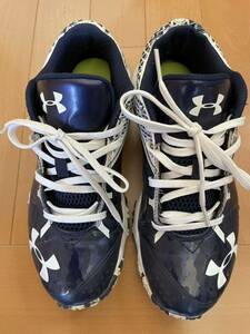 UNDER ARMOUR