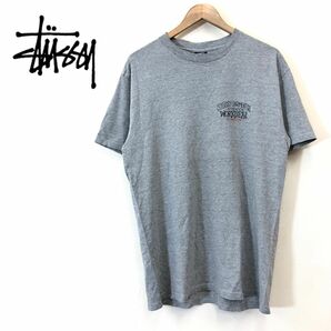 A1462-F◆ STUSSY ステューシー 半袖Tシャツ カットソー ロゴプリント ◆ sizeM コットン ポリエステル グレー 古着 メンズ 春夏の画像1