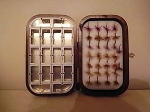 ***　Richard Wheatley Deluxe Wooden Fly Box with Flies　*** 