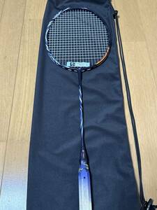 YONEX