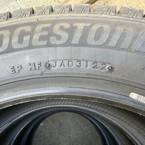 新品 205/55R17 BRIDGESTONE/VRX3 22年製 スタッドレス 4本 ブリヂストン ブリザック ノア ヴォクシーの画像2