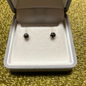 pt900 0.25 black diamond earrings 
