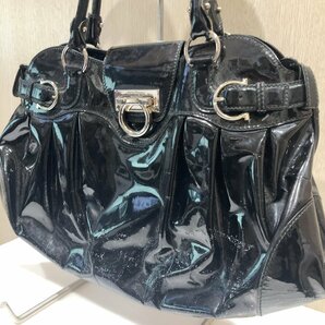 【76】1円～ 中古品 Salvatore Ferragamo サルヴァトーレ フェラガモ ハンドバッグ ブランド レディース ブラック 黒 エナメル 現状品の画像2