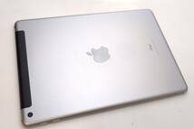 ジャンク iPad 第6世代 32GB グレー SIMロック解除済み ◯判定 液晶不良 タッチ不良_画像2