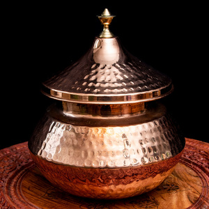 送料無料 インド料理 調理器具 ハンディ 鍋 (蓋付き)ハンディカダイ インドの鍋(直径約18cm) 食器