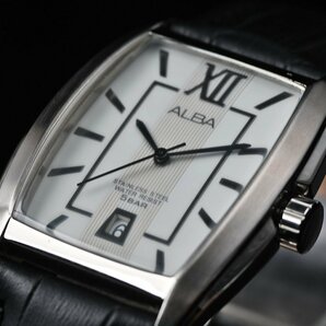 新品1円 逆輸入セイコーALBA 知的で気品あるトノー型ケース＆ローマ数字 ホワイトフェイス 50m防水 本革ベルト メンズ日本未発売 腕時計の画像4