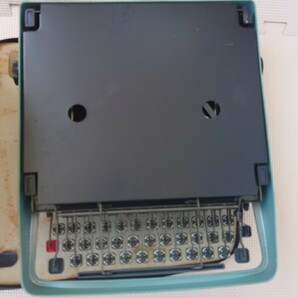 【印字未確認】昭和レトロ オリベッティ タイプライター lettera 32 ケース付き olivetti スペイン ヴィンテージ コレクションの画像6