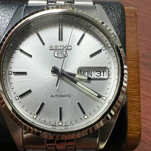 SEIKO セイコー セイコー5 7S26-3110 美品 シルバー文字盤 デイデイト 自動巻 メンズ 腕時計 純正ジュビリーブレス フルーテッドベゼル