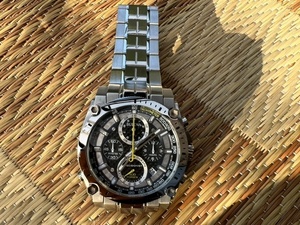 Bulova ブローバ　プレシジョニスト クロノグラフ　カーボンファイバー文字盤 96B175 中古美品です。