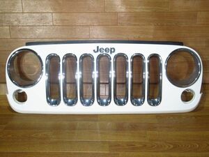 JEEPジープJK系ラングラー純正 フロントグリル　白ホワイト　メッキトリム付き