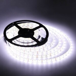 LEDテープライト ホワイト白 12V 5M 5050SMD 白ベース 300連 防水 切断可 両面テープ付 正面発光 LEDテープ DD22の画像1