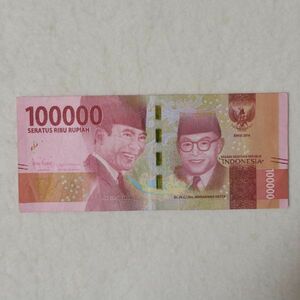 インドネシア　１０万ルピア紙幣　２０１６年/２０２０年