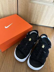 NIKE ナイキエアマックスココ　黒　24cm