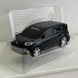 ★送料込み★ 新型 シエンタ ミニカー トヨタ プルバック ブラック 202 カラーサンプル 色見本 非売品 TOYOTA sientaの画像6