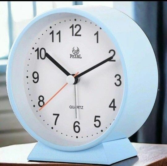 水色　目覚まし時計　 時計　可愛い時計　目覚まし　置き時計　シンプル　シンプル時計　インテリア　インテリア雑貨　雑貨