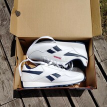 ★新品未使用★　箱汚有　リーボック Reebok Royal Rewind run Junior76 24.5 スポーツ ホワイトネイビー 靴 スニーカー カジュアル_画像8