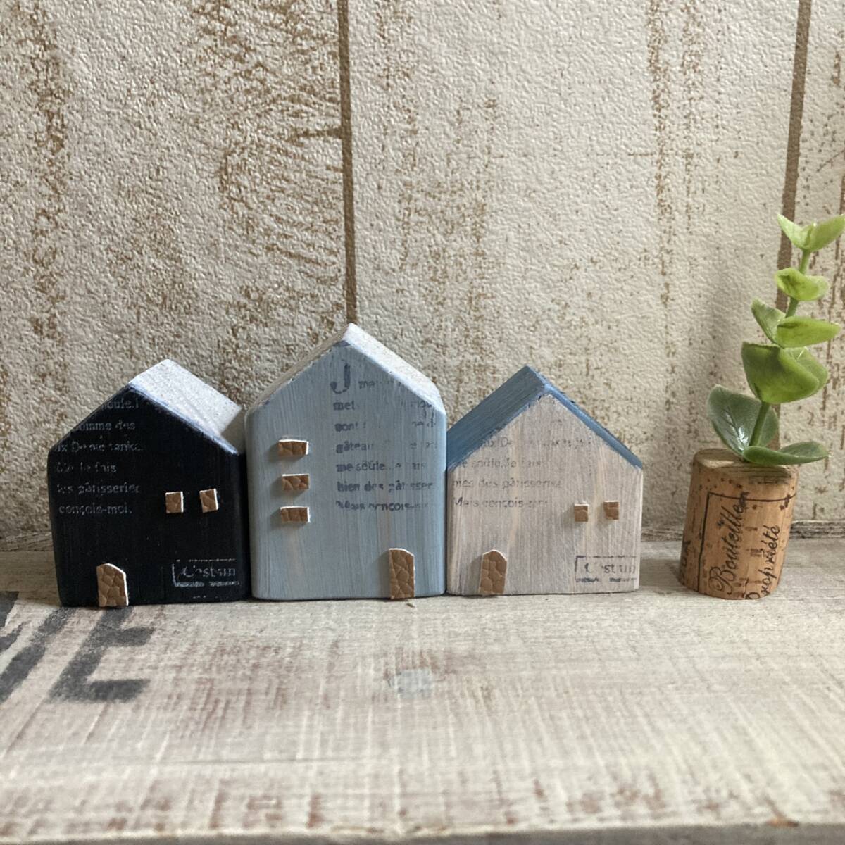Handmade ☆ Wooden house and cork plant fake green set ♪ Cute wooden house figurine.Miniature house.Nordic style natural interior goods, handmade works, interior, miscellaneous goods, ornament, object