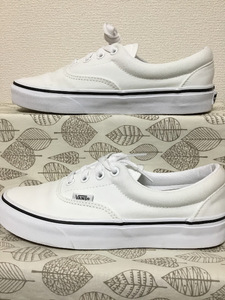 ◆美品 送料込◆23.0 バンズ VANS スニーカー 白 01◆0330