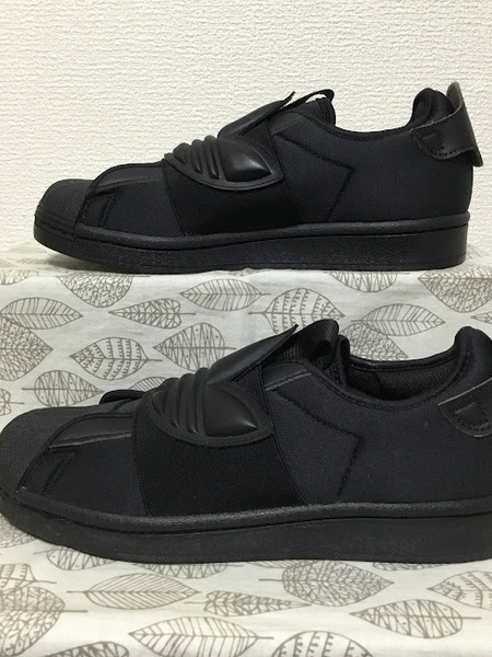 ◆美品 送料込◆22.5 アディダス adidas スニーカー 黒 06 0414