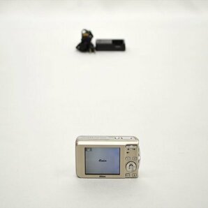 KM555●訳あり現状品●Nikon ニコン COOLPIX S520 コンパクトデジタルカメラ/デジカメ バッテリー・充電器付きの画像2