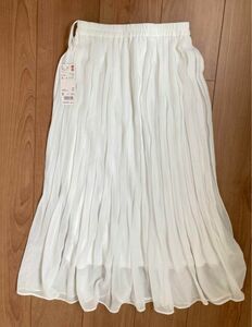 新品ユニクロ　ハイウエストシフォンプリーツスカート　ホワイト ロングスカート