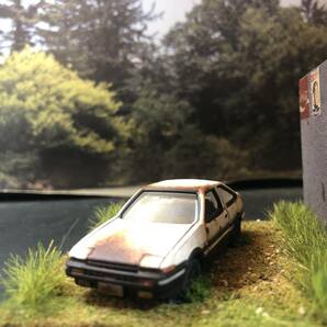 錆塗装 1/64 頭文字D トヨタ スプリンター トレノ AE86 昭和レトロな風景 旧車 自作ジオラマ完成品 ケース付の画像7