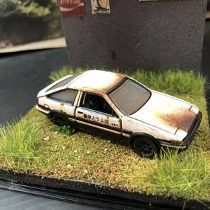 錆塗装 1/64 頭文字D トヨタ スプリンター トレノ AE86 昭和レトロな風景 旧車 自作ジオラマ完成品 ケース付の画像8