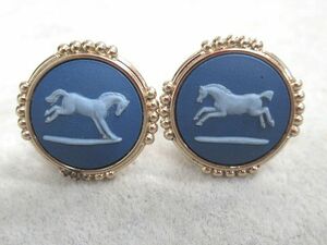 ☆WEDGWOOD ウェッジウッド 駆ける馬 ホース ジャスパー カフスリンクス カフスボタン ゴールド×ブルー メンズ アクセサリー 中古☆