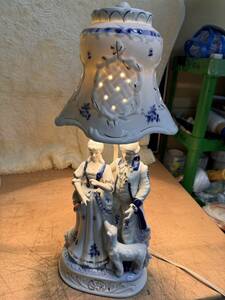 フィギュリンランプ 西洋人形 スタンド テーブルランプ 照明 インテリア 陶器 貴族 ☆ (ヤマト運輸)
