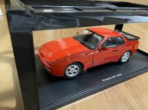 海外の方も　オートアート社製　ポルシェ944ターボ　1/18スケール　ダイキャスト製ミニカー_画像1