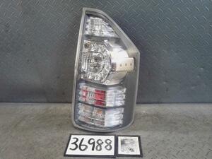 ヴォクシー DBA-ZRR70G 右テールランプ X 7人 1G3 イチコ 28-220 LED 36988