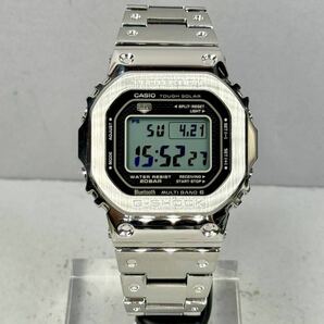 極美品 G-SHOCK GMW-B5000D-1JF タフソーラー 電波受信 電波ソーラー マルチバンド6 Bluetooth搭載 モバイルリンク メタルバンド シルバー の画像5