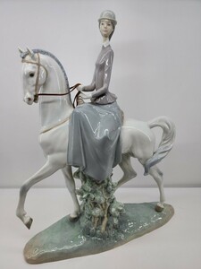 LLADRO リヤドロ 『 白い馬の少女 』白馬 フィギュリン 陶器 足折れ ジャンク品