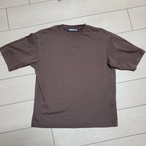 ユニクロ　エアリズム　Tシャツ　五分丈　Mサイズ　半袖Tシャツ　UNIQLO　茶色　ブラウン