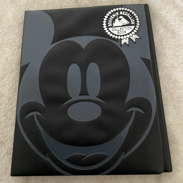 ディズニー記念メダル コレクションブック SOUVENIR MEDALLION COLLECTIONBOOK