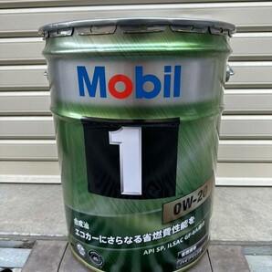 【送料無料】最新モデル 最高級エンジンオイル Mobil 1 0W-20 モービル1