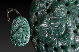 D4578-3 中国美術 懐中仏 緑砡石 翡翠 布袋尊透彫 御札御守 