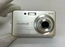 1円〜① 富士フイルム FX-J10S FinePix デジタルカメラ J10 シルバー 本箱 通電確認済み_画像3