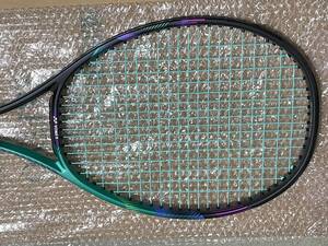 YONEX