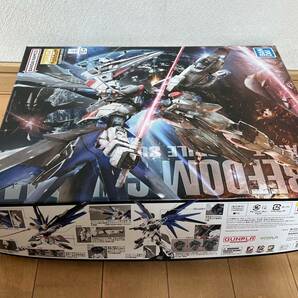  新品未開封 機動戦士ガンダムSEED DESTINY MG 1/100 ZGMF-X10A フリーダムガンダム Ver.2.0の画像3