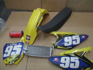 Y26【中古】　SUZUKI　RM-Z250　外装セット　シート　フロントフェンダー　アッパーカウル　サイドカバー　ラジエーター