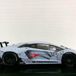 LBワークス 1/64 ランボルギーニ アヴェンタドール 2.0 マットグレー (4246-51)の画像3