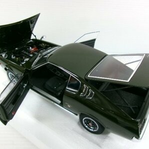 オートアート 1/18 トヨタ セリカ リフトバック 2000GT (RA25) 1973 モスグリーン (5125-582)の画像6