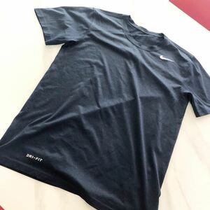 ◆◆◆ ナイキ　NIKE 半袖 Tシャツ ブラック dri fit ストレッチ　s〜mサイズ