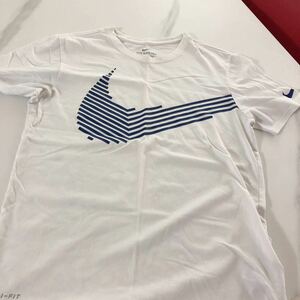 ◆◆◆ NIKE ナイキ　Tシャツ 半袖 ホワイト ビッグプリント オリジナルブルーロゴ　Mサイズ