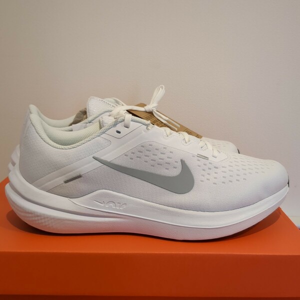 27.5 新品　NIKE AIR WINFLO 10 ホワイト