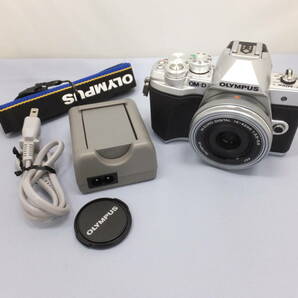 ★送料無料★[中古]シャッター回数2430回 OLYMPUS オリンパス ミラーレス一眼 OM-D E-M10 Mark III ボディ [シルバー]+ 14-42mmの画像1