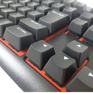 【有線 CORSAIR K63 コンパクトメカニカルゲーミングキーボード】CHERRY MX RED ゲーミングキーボード 日本語テンキーレス 赤軸 コルセアの画像3